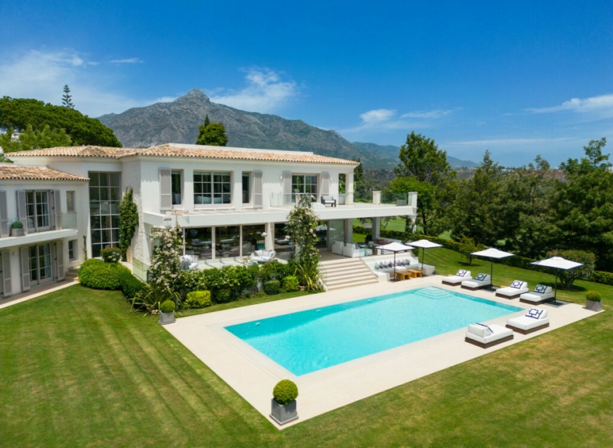 Resale - House -
Aloha