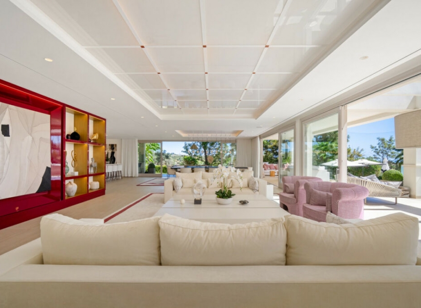 Resale - House -
Aloha