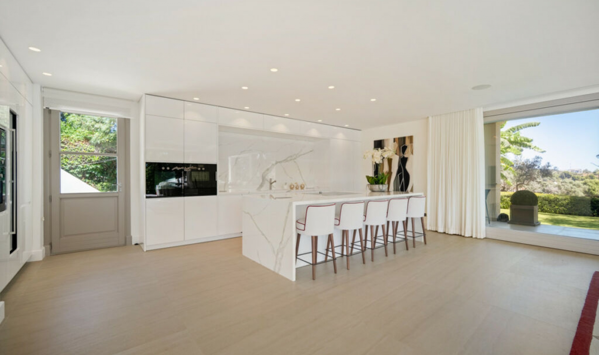 Resale - House -
Aloha