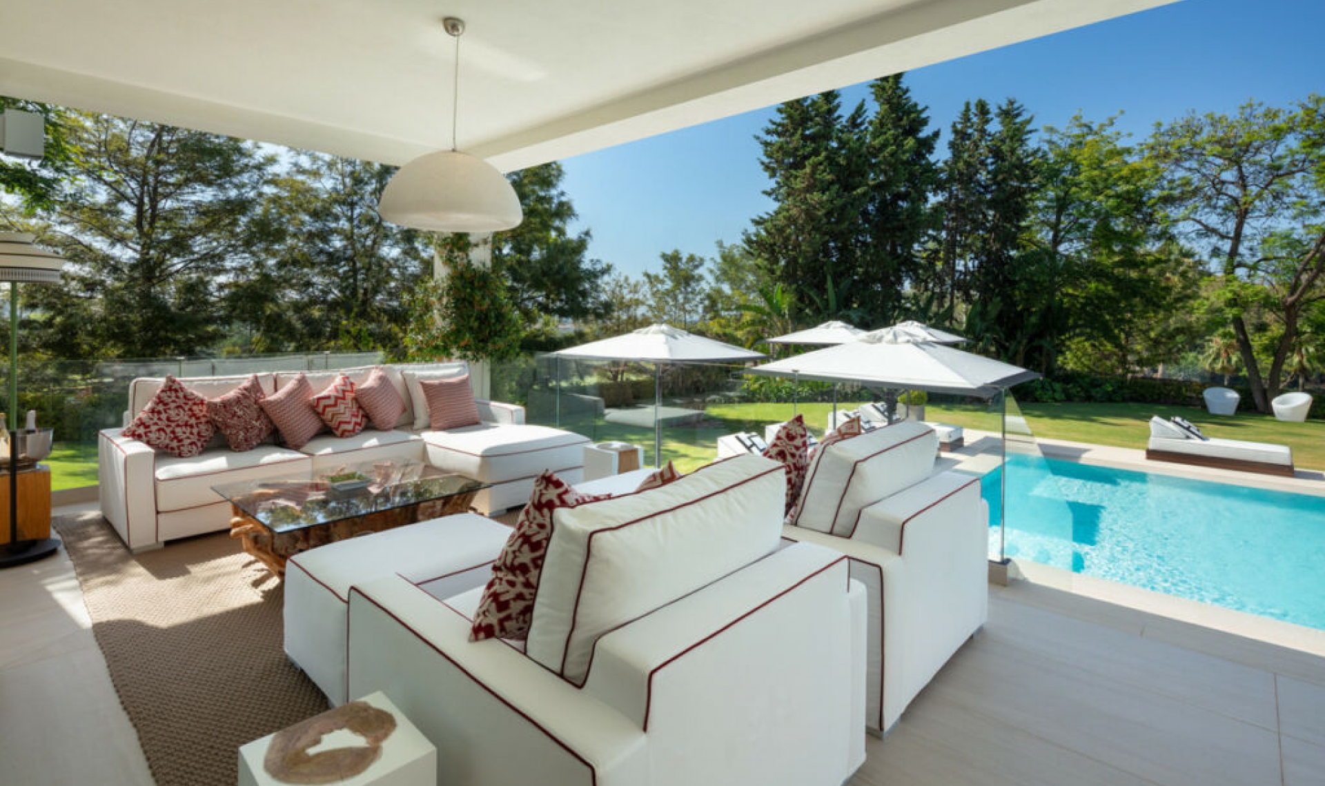 Resale - House -
Aloha