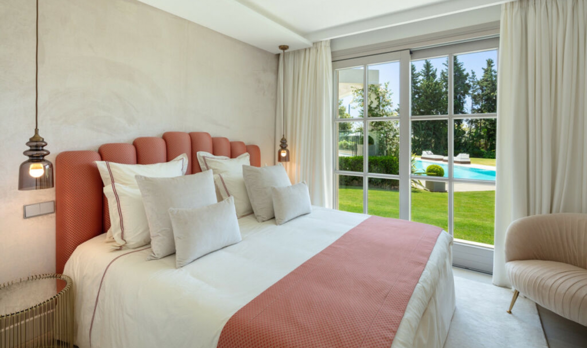 Resale - House -
Aloha