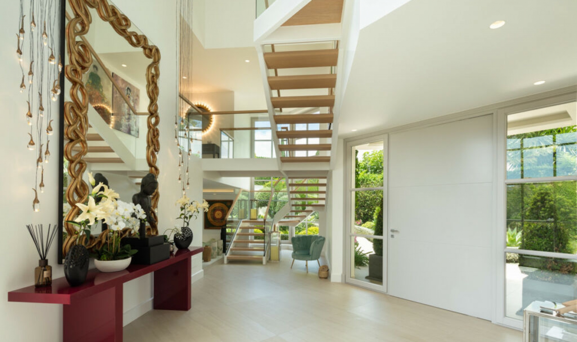 Resale - House -
Aloha