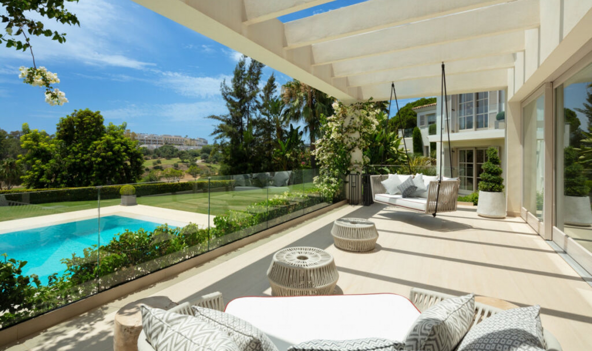 Resale - House -
Aloha