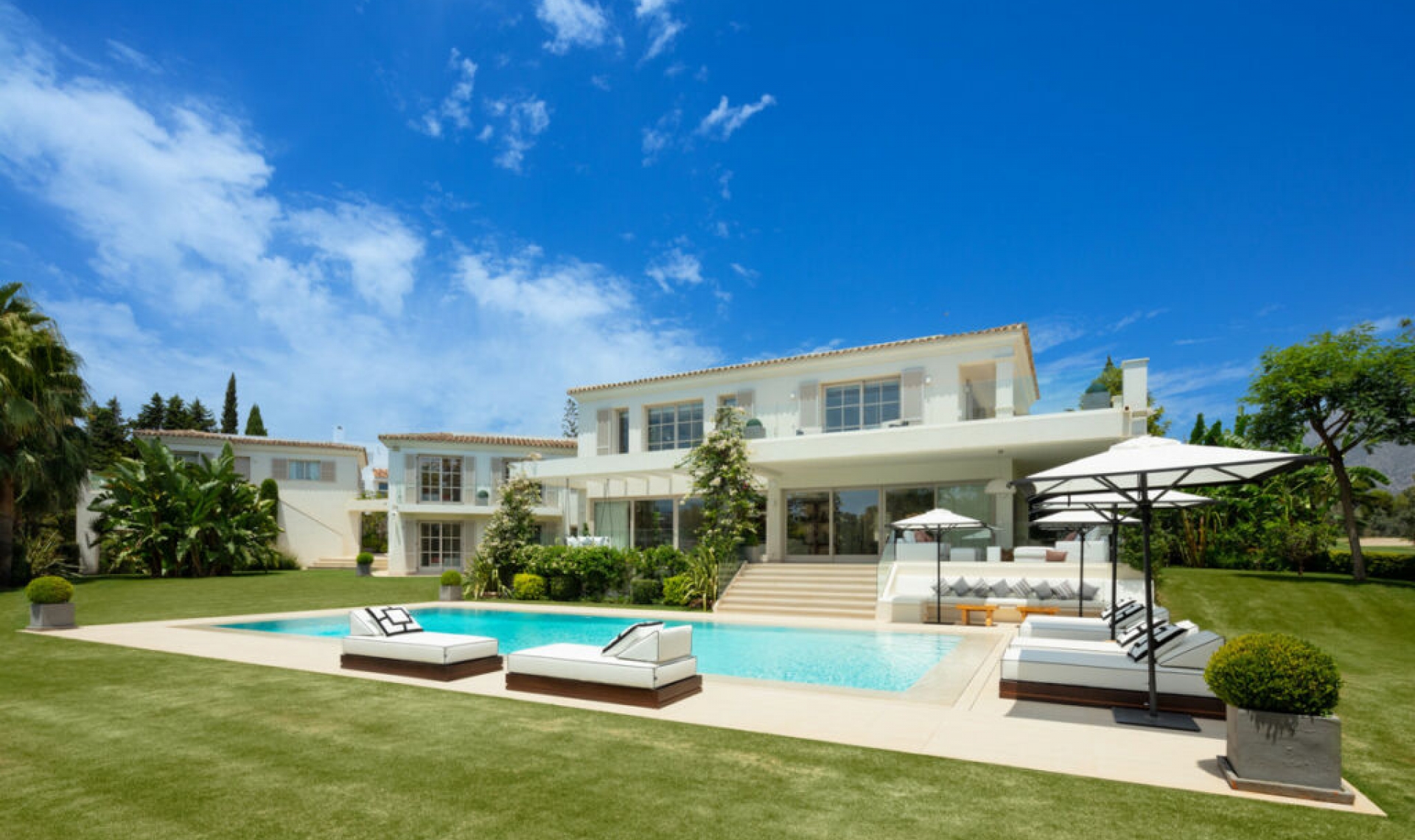 Resale - House -
Aloha