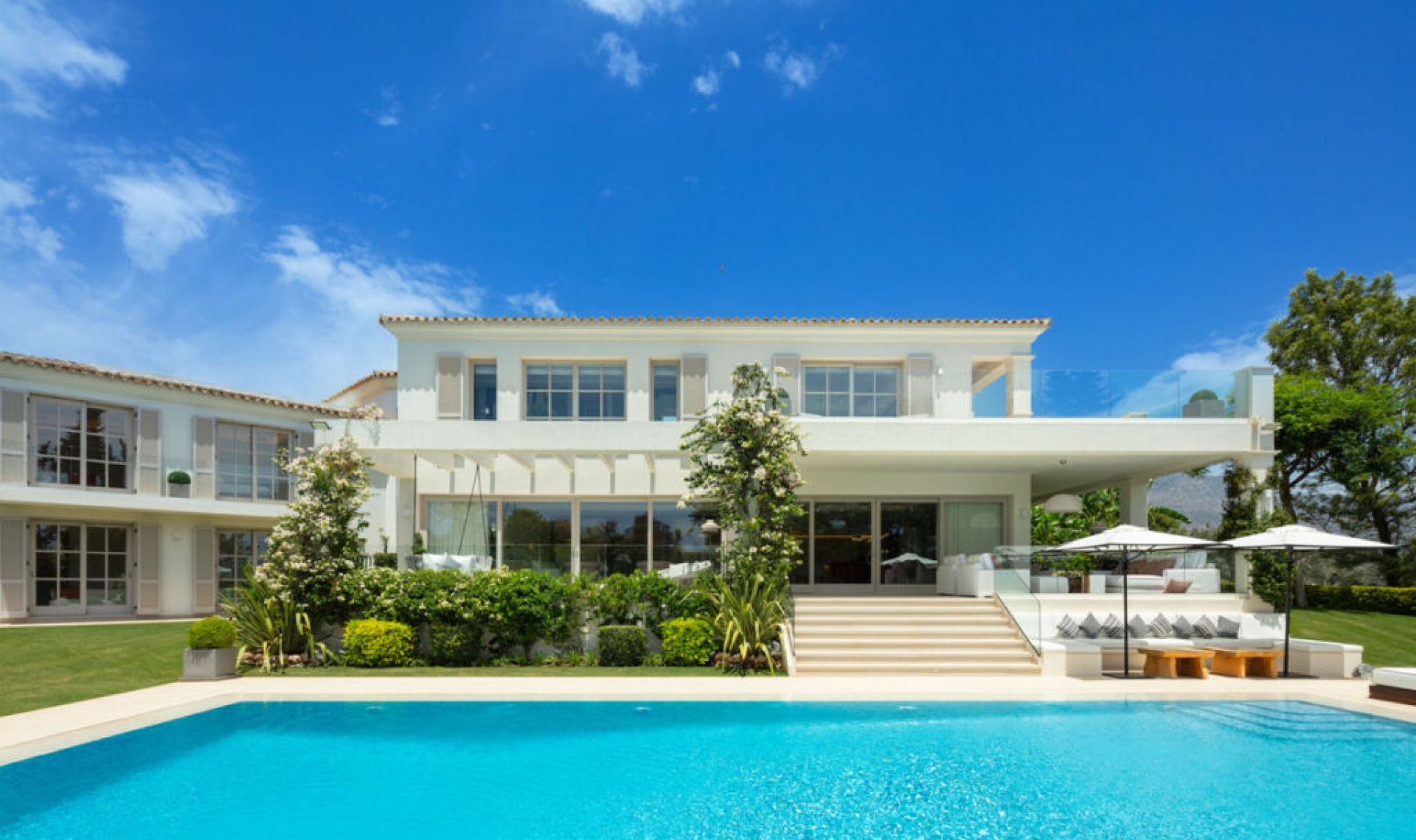 Resale - House -
Aloha