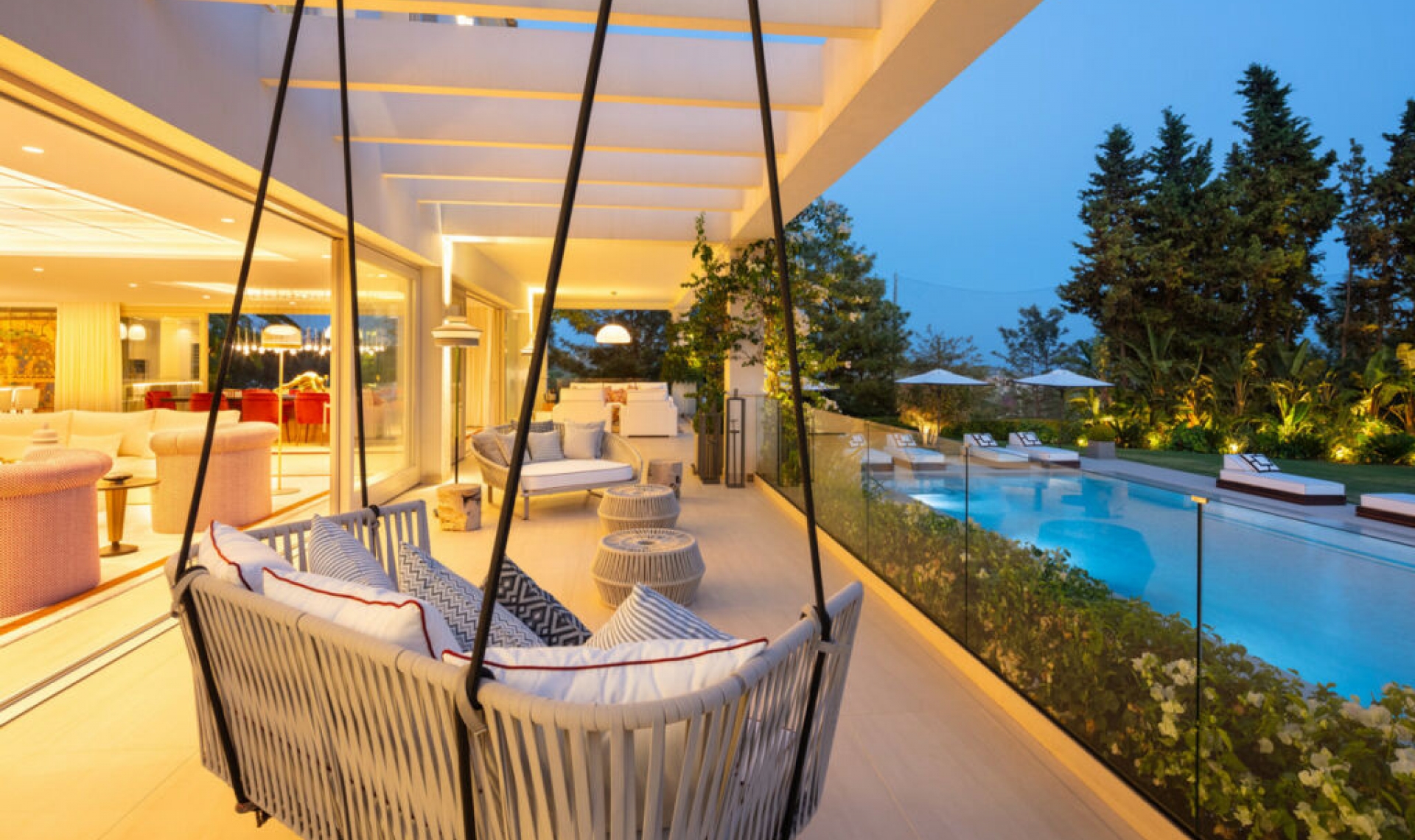 Resale - House -
Aloha