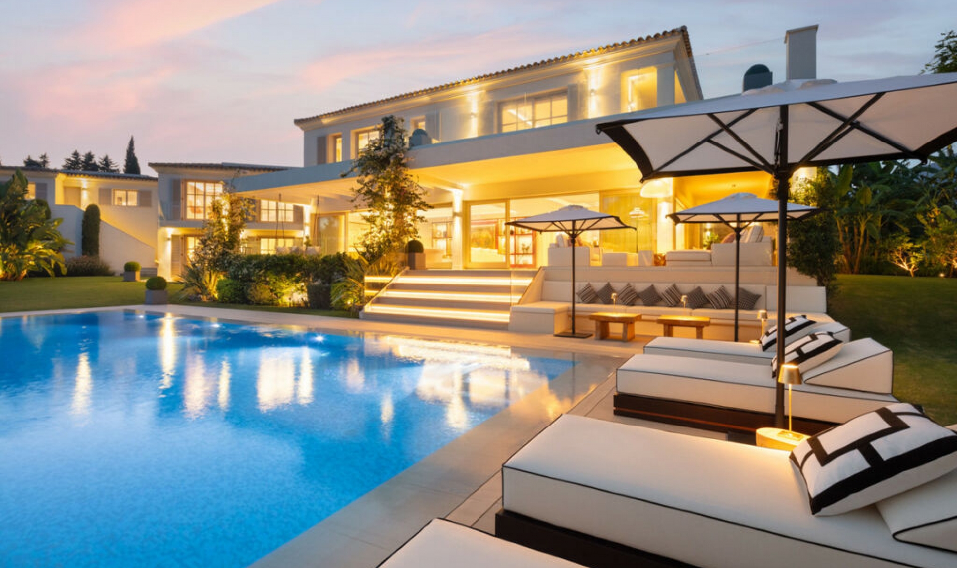 Resale - House -
Aloha