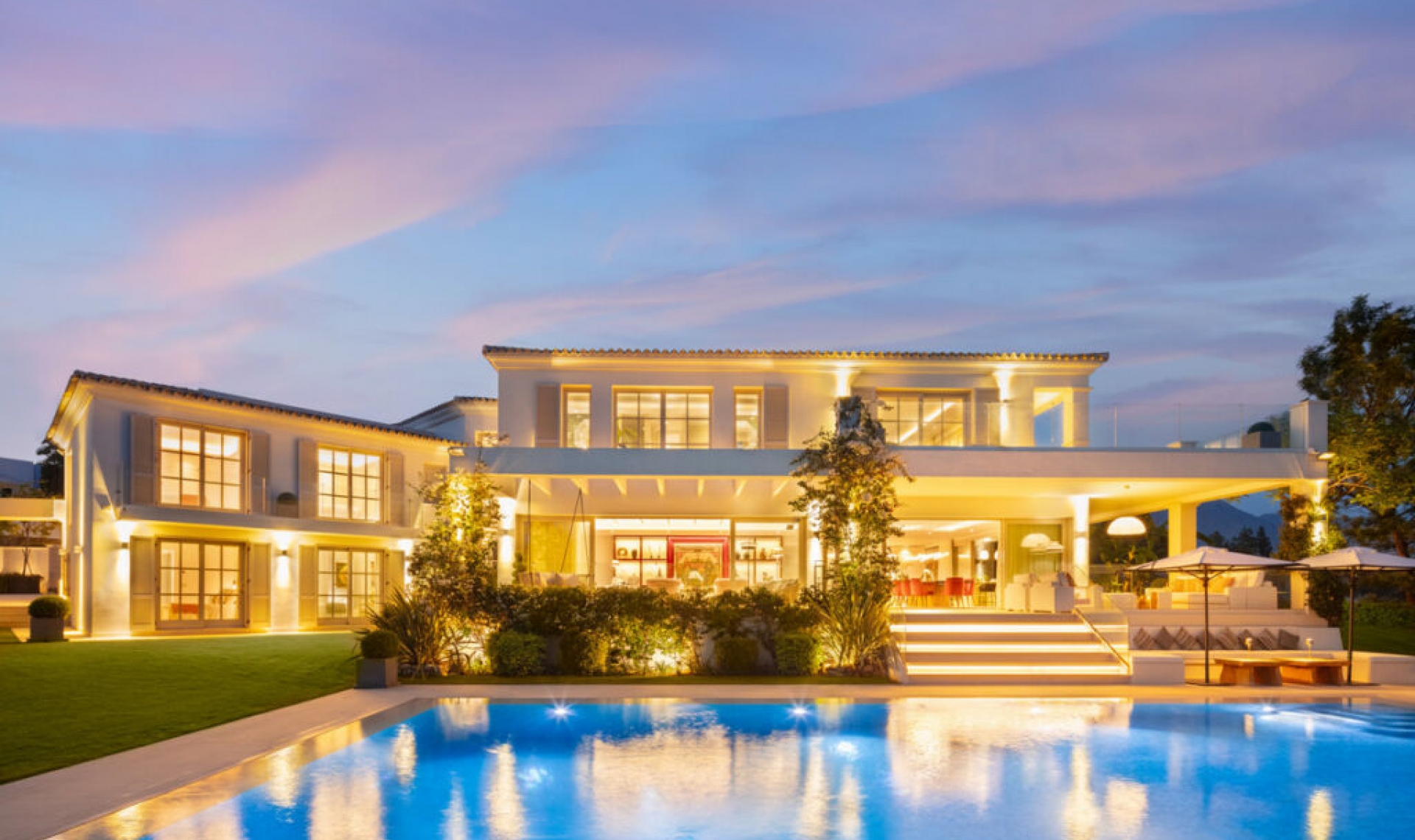 Resale - House -
Aloha