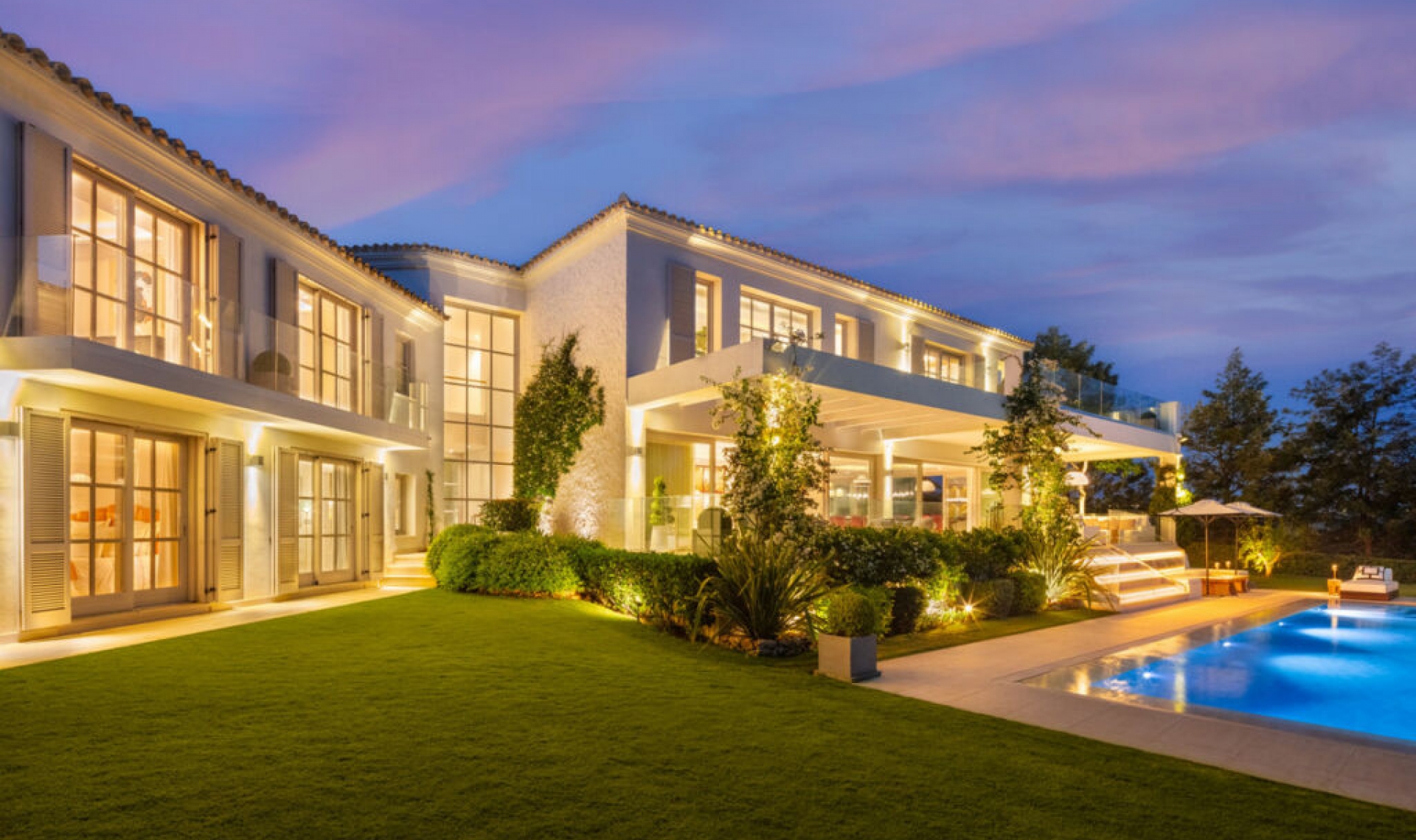 Resale - House -
Aloha