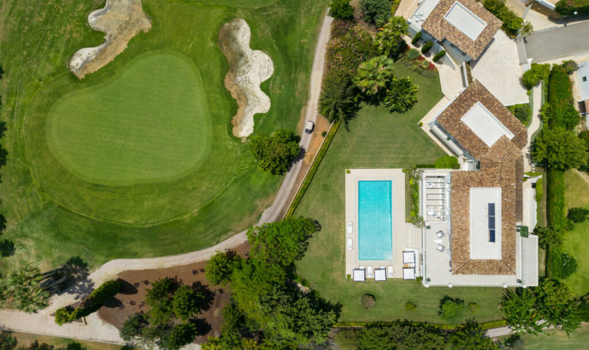 Resale - House -
Aloha