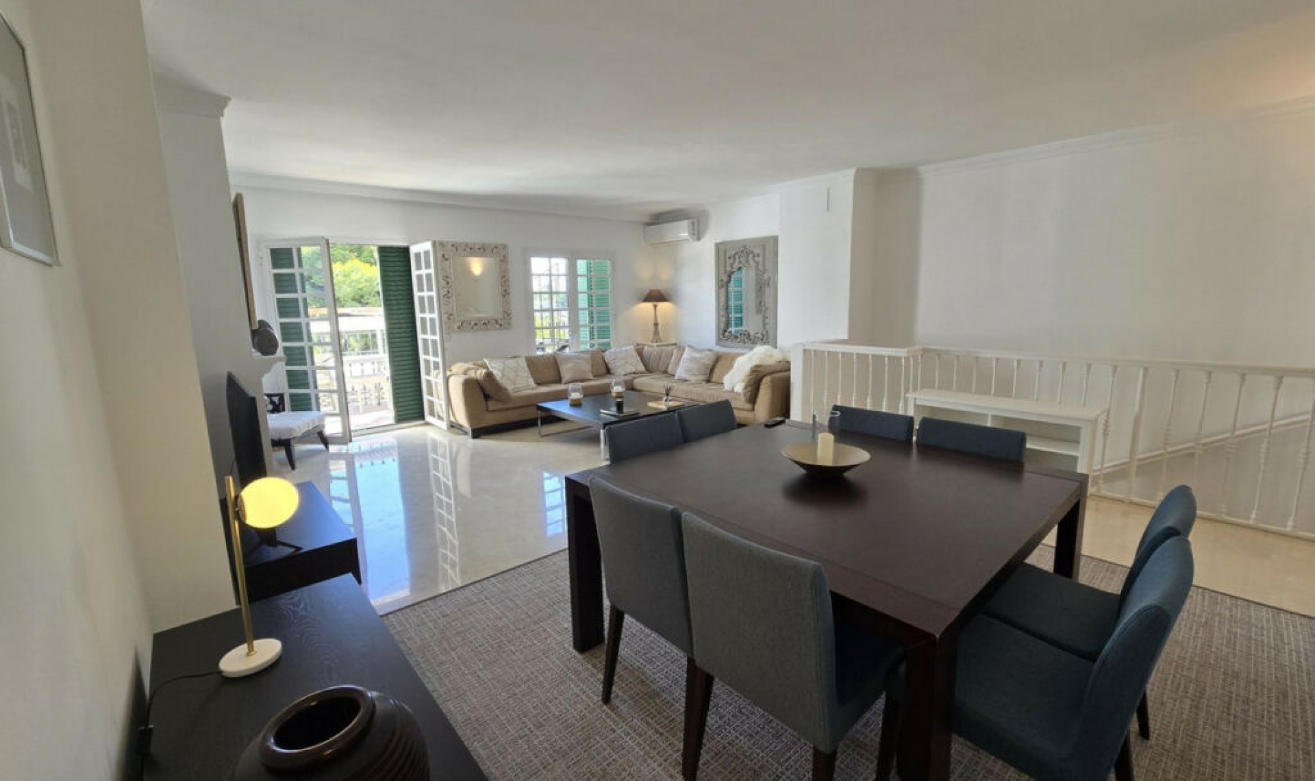 Resale - House -
Aloha