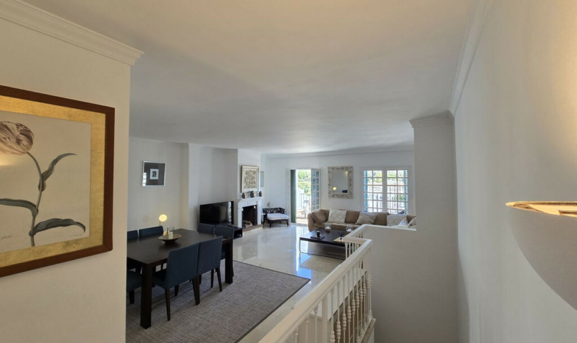 Resale - House -
Aloha