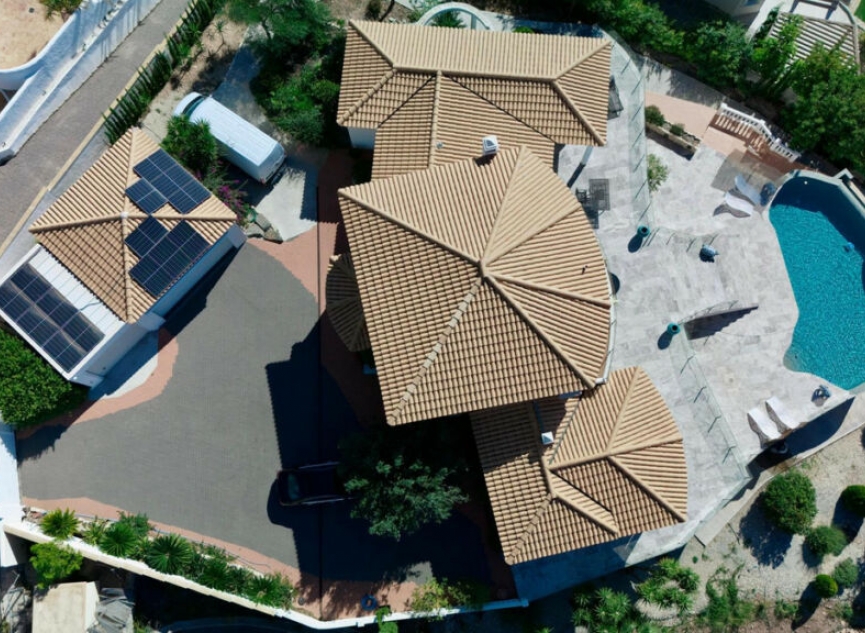 Resale - House -
Altea