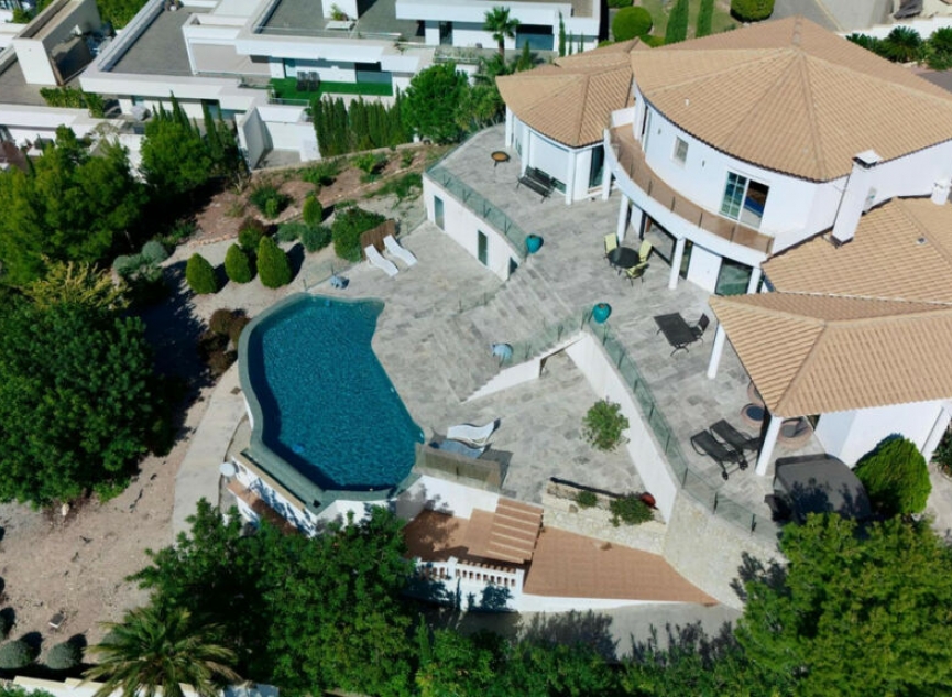 Resale - House -
Altea