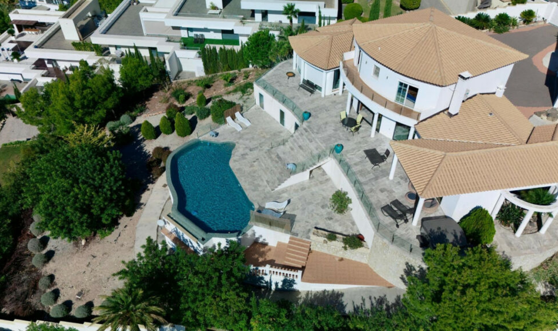 Resale - House -
Altea