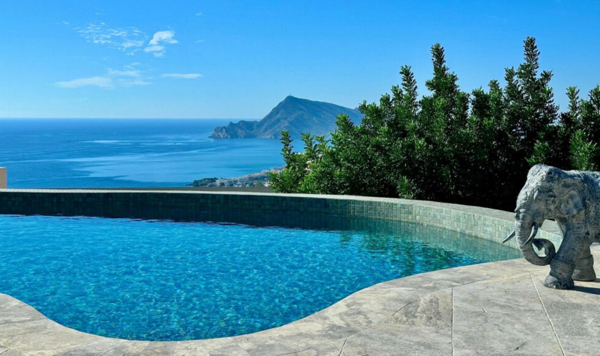 Resale - House -
Altea