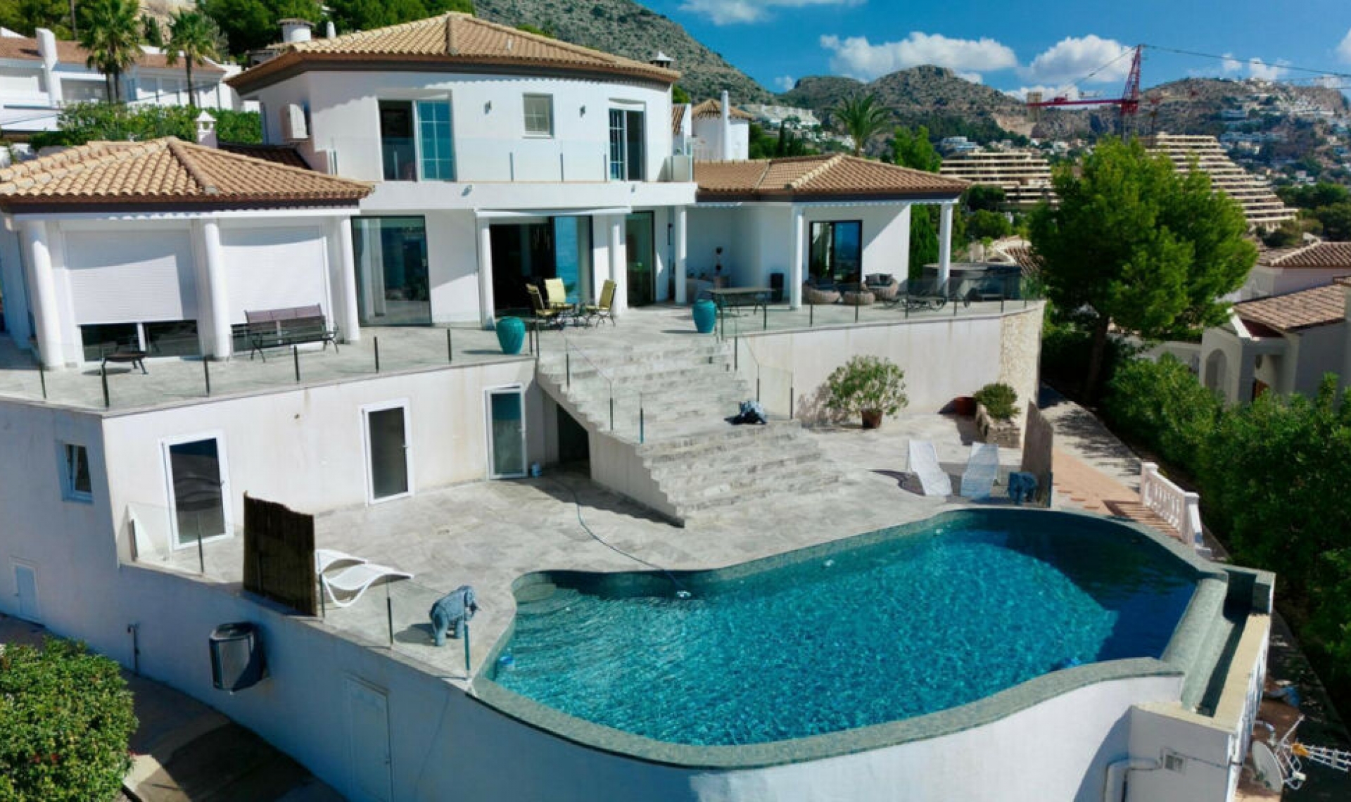 Resale - House -
Altea