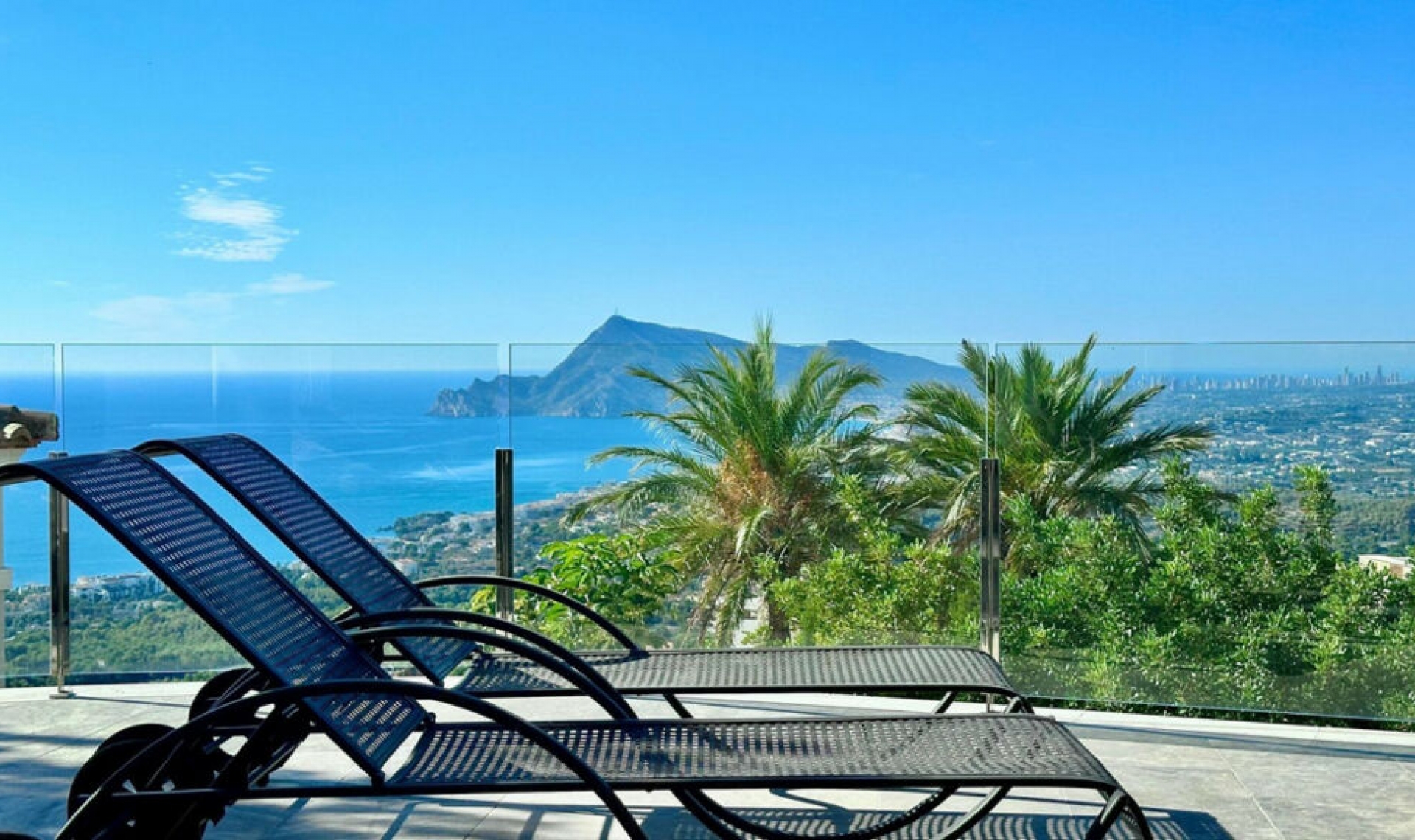 Resale - House -
Altea