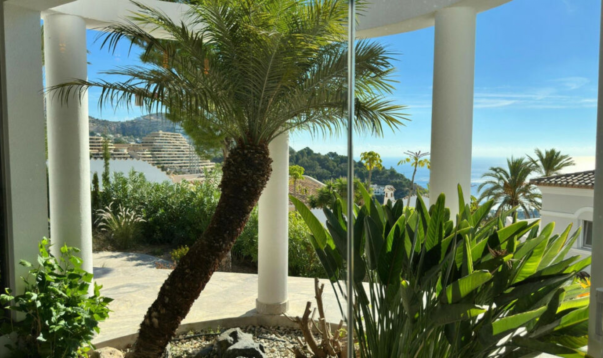 Resale - House -
Altea