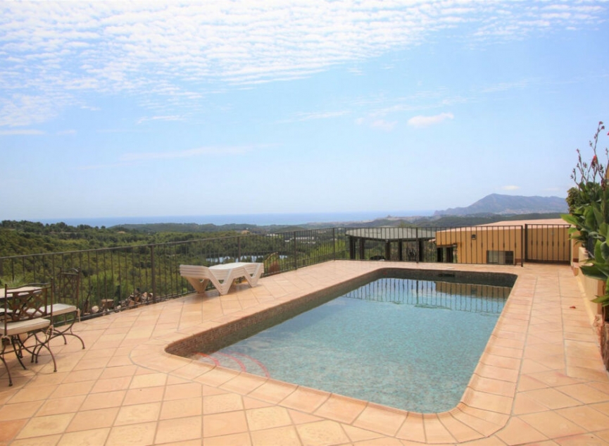 Resale - House -
Altea