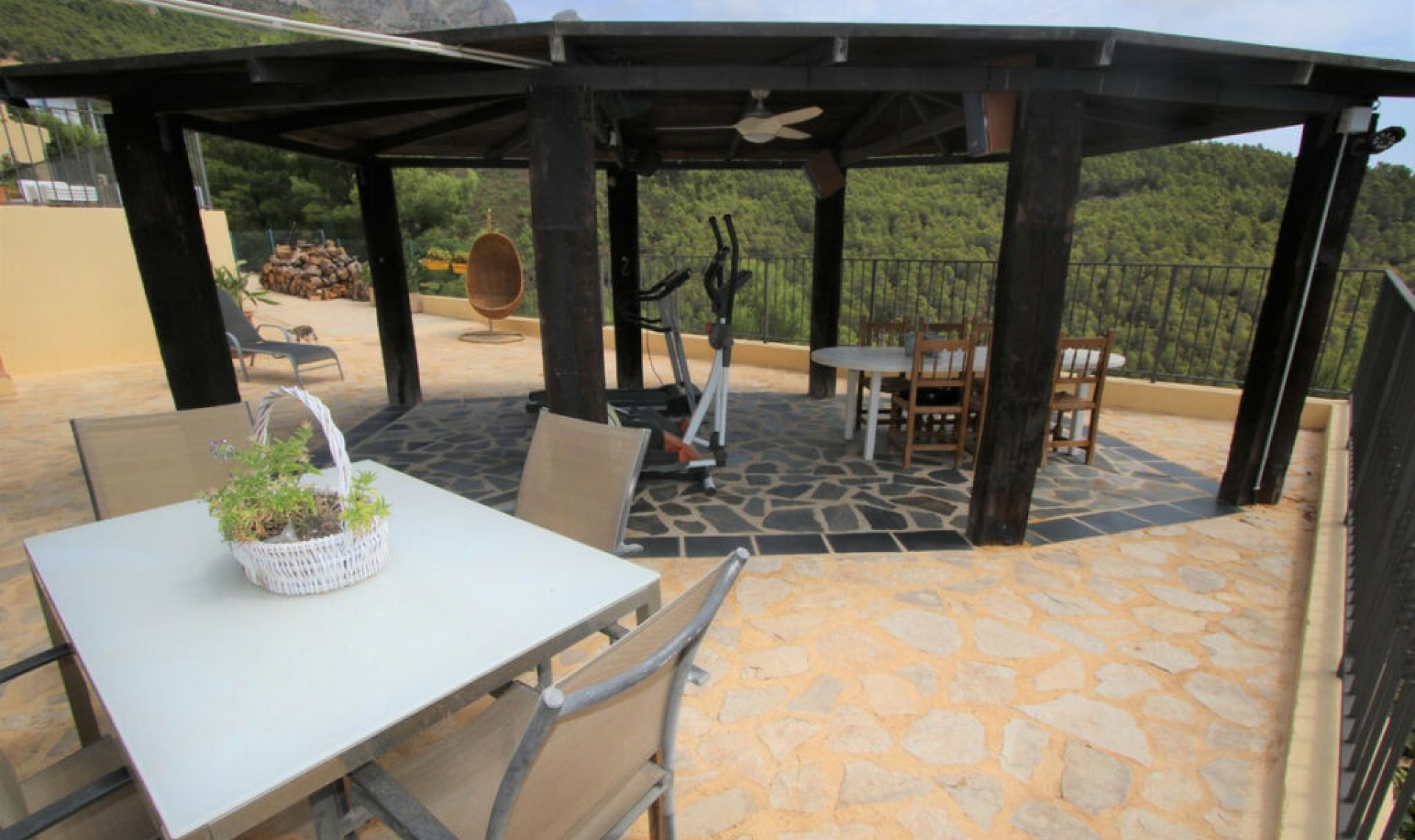 Resale - House -
Altea