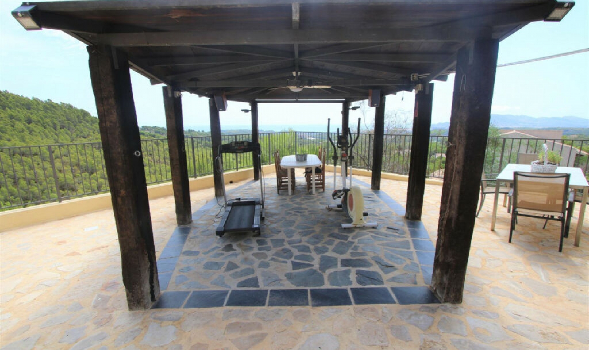 Resale - House -
Altea