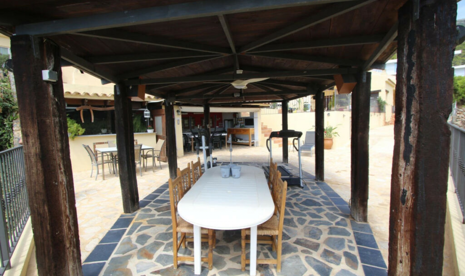 Resale - House -
Altea