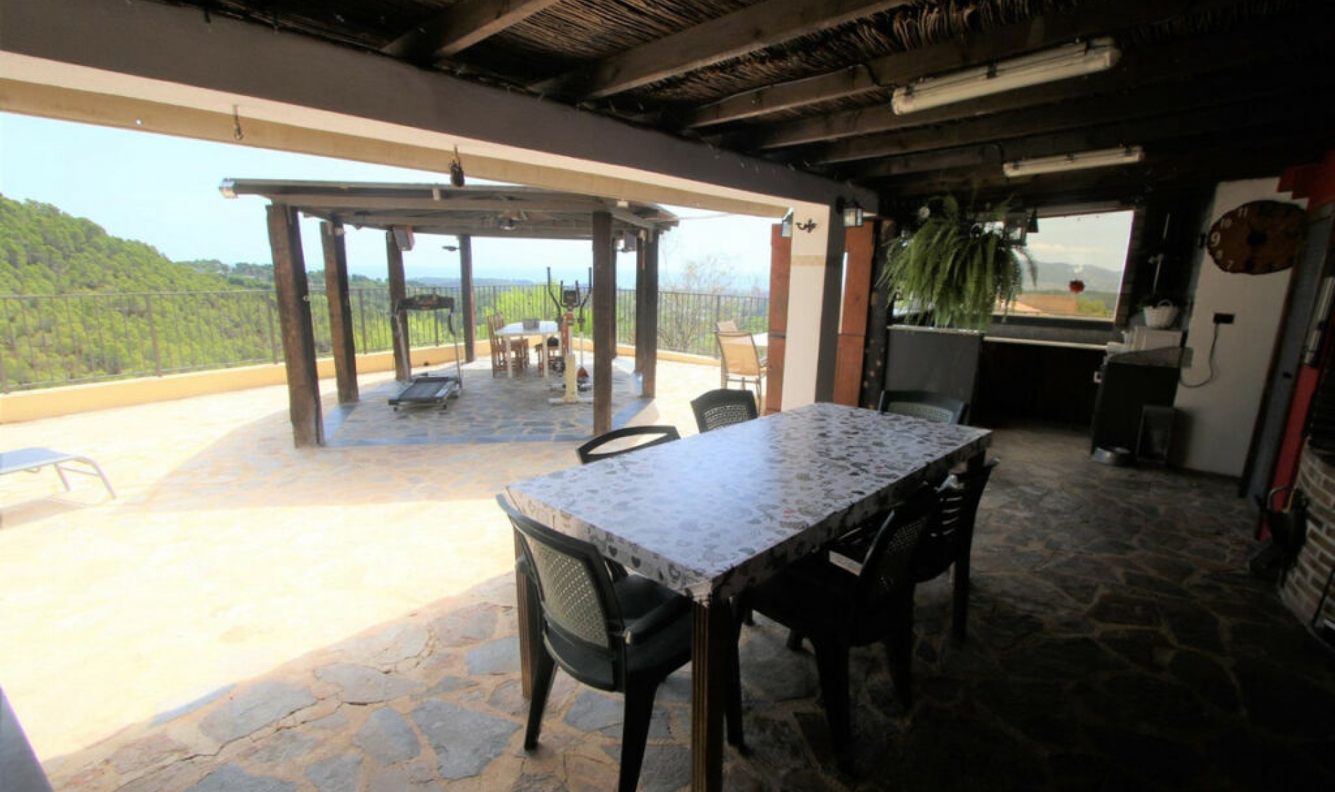 Resale - House -
Altea