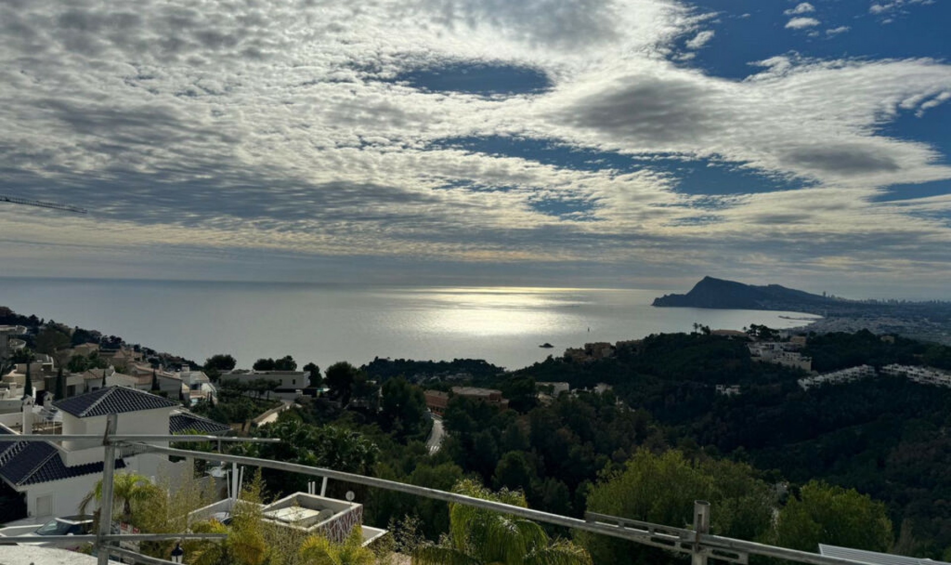 Resale - House -
Altea