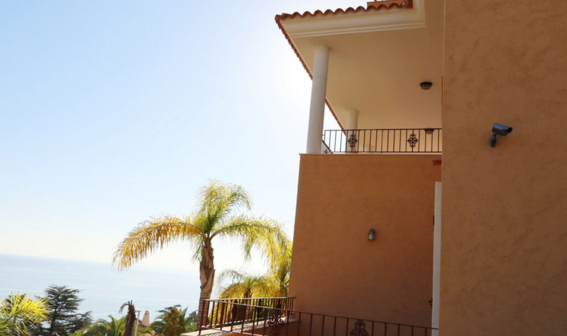 Resale - House -
Altea