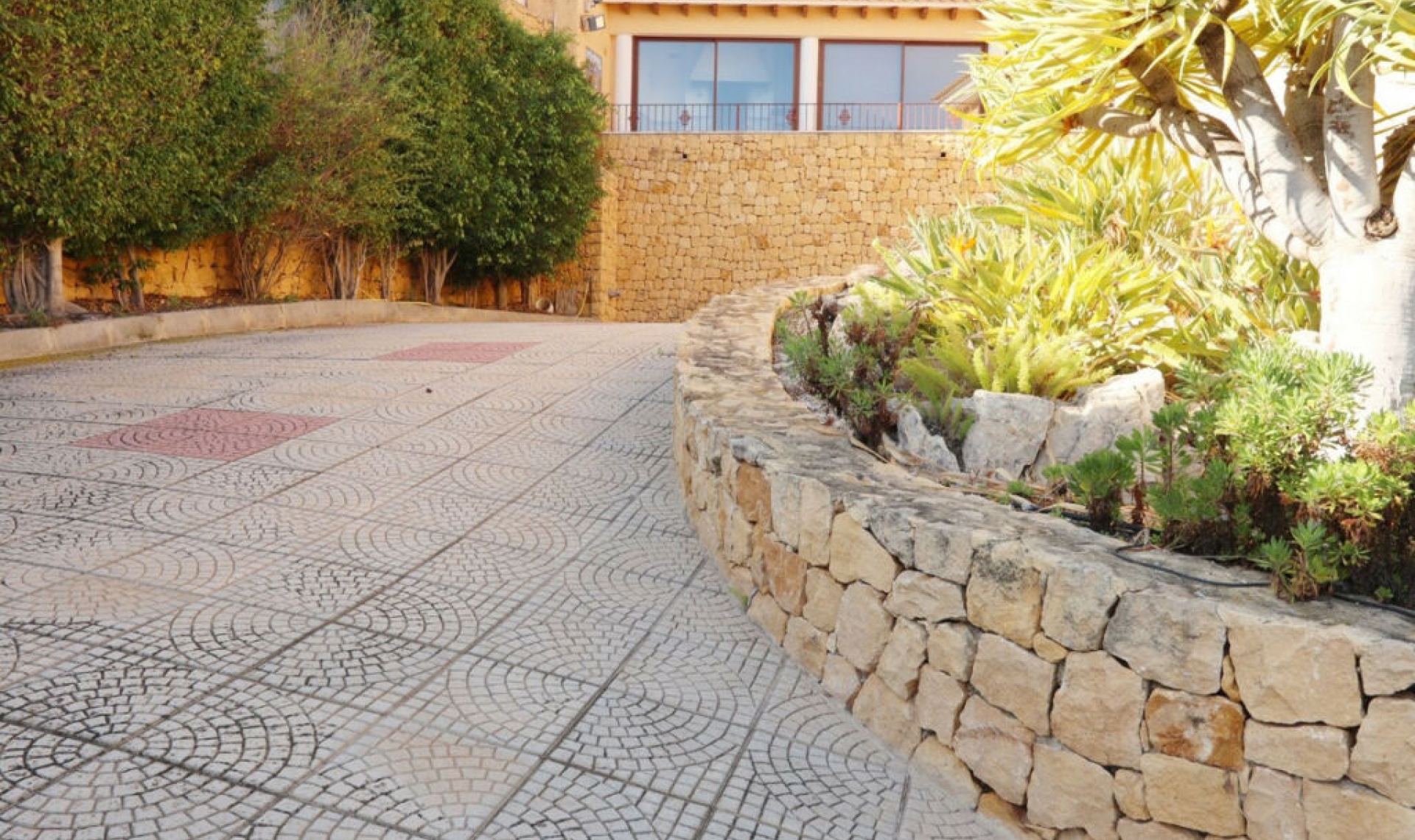 Resale - House -
Altea