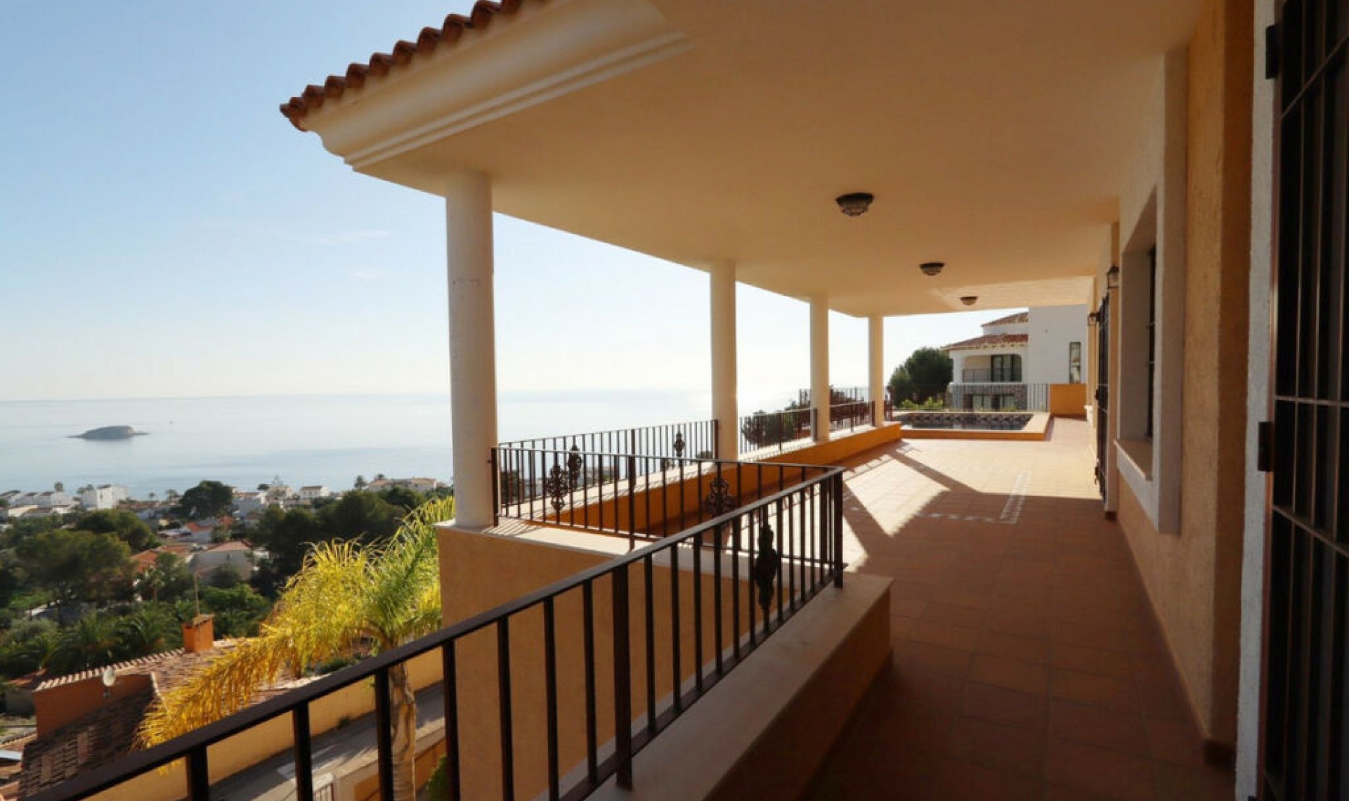 Resale - House -
Altea