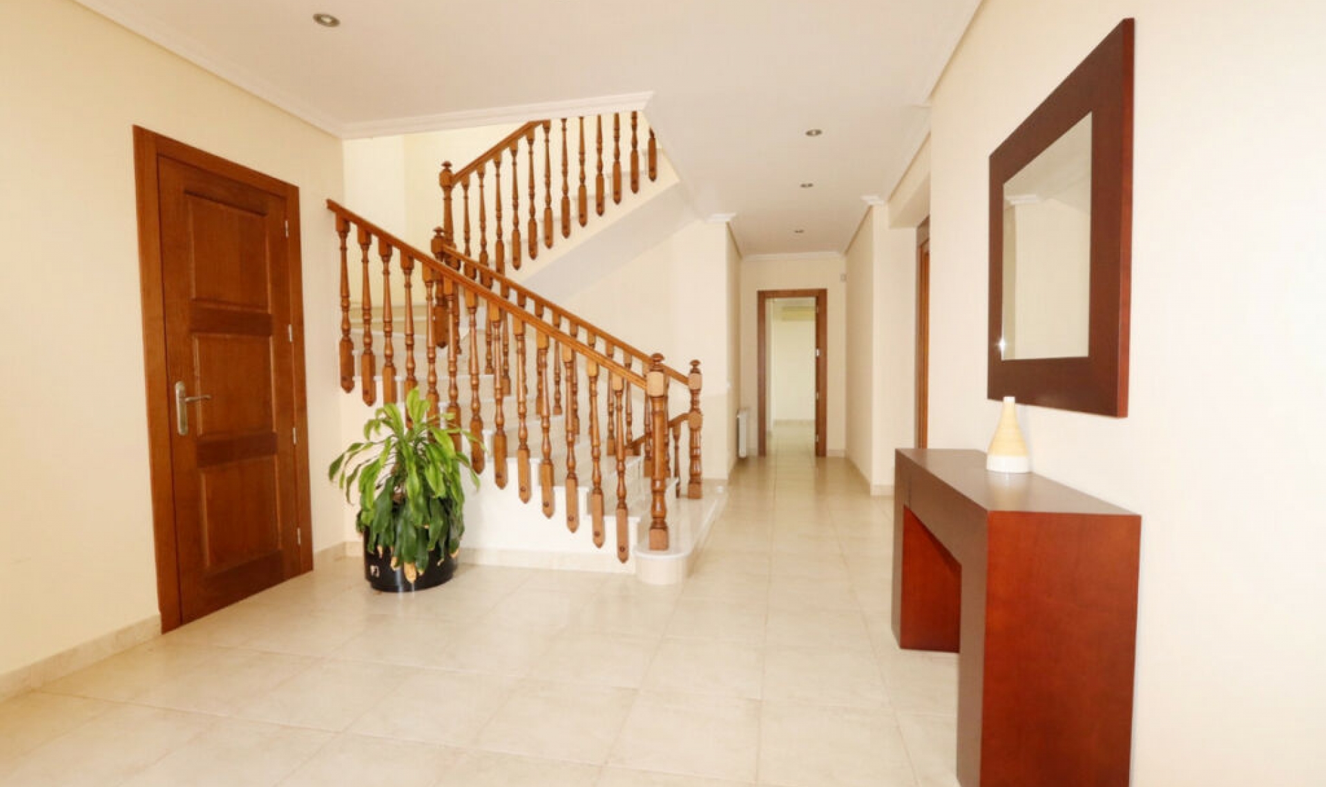 Resale - House -
Altea