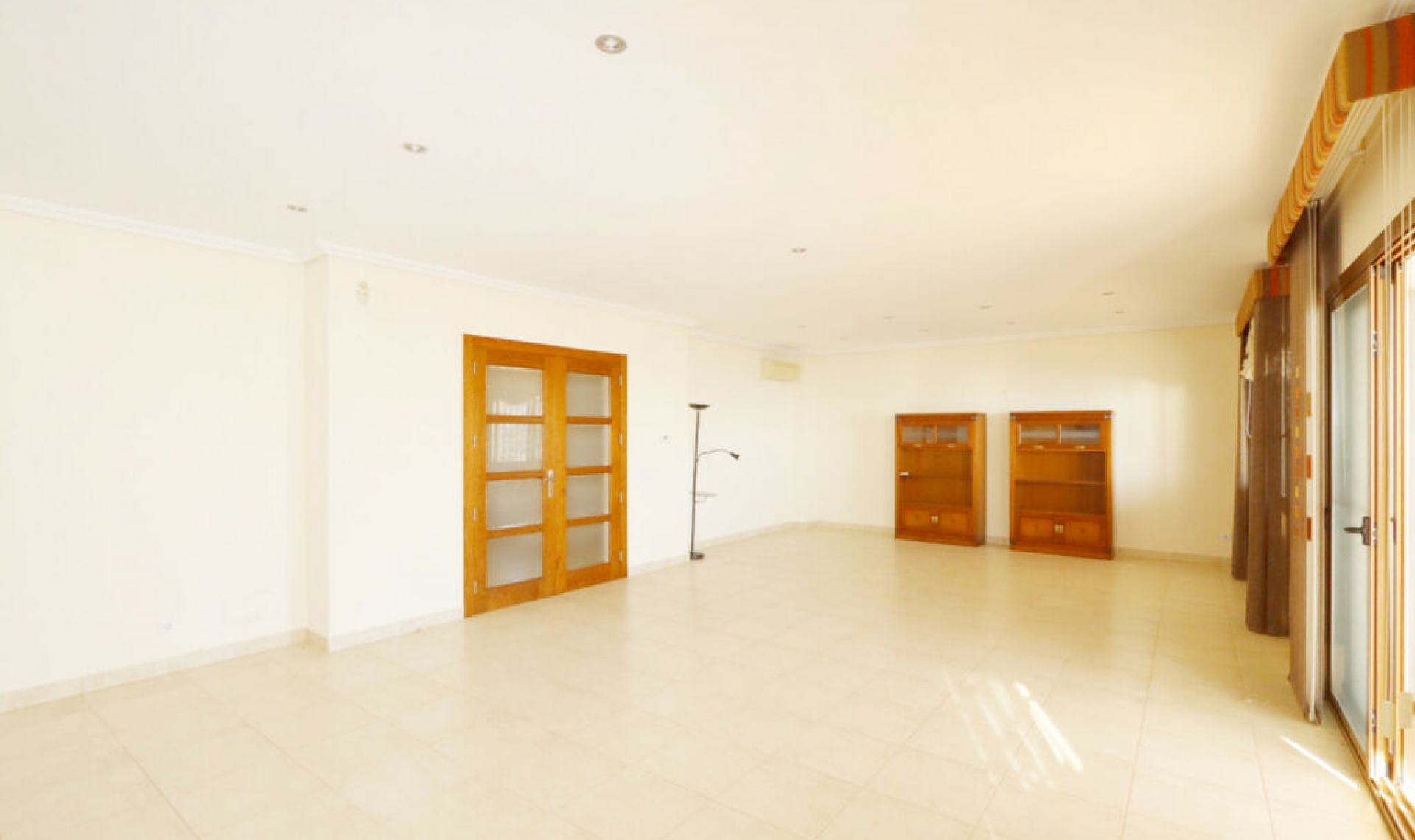 Resale - House -
Altea
