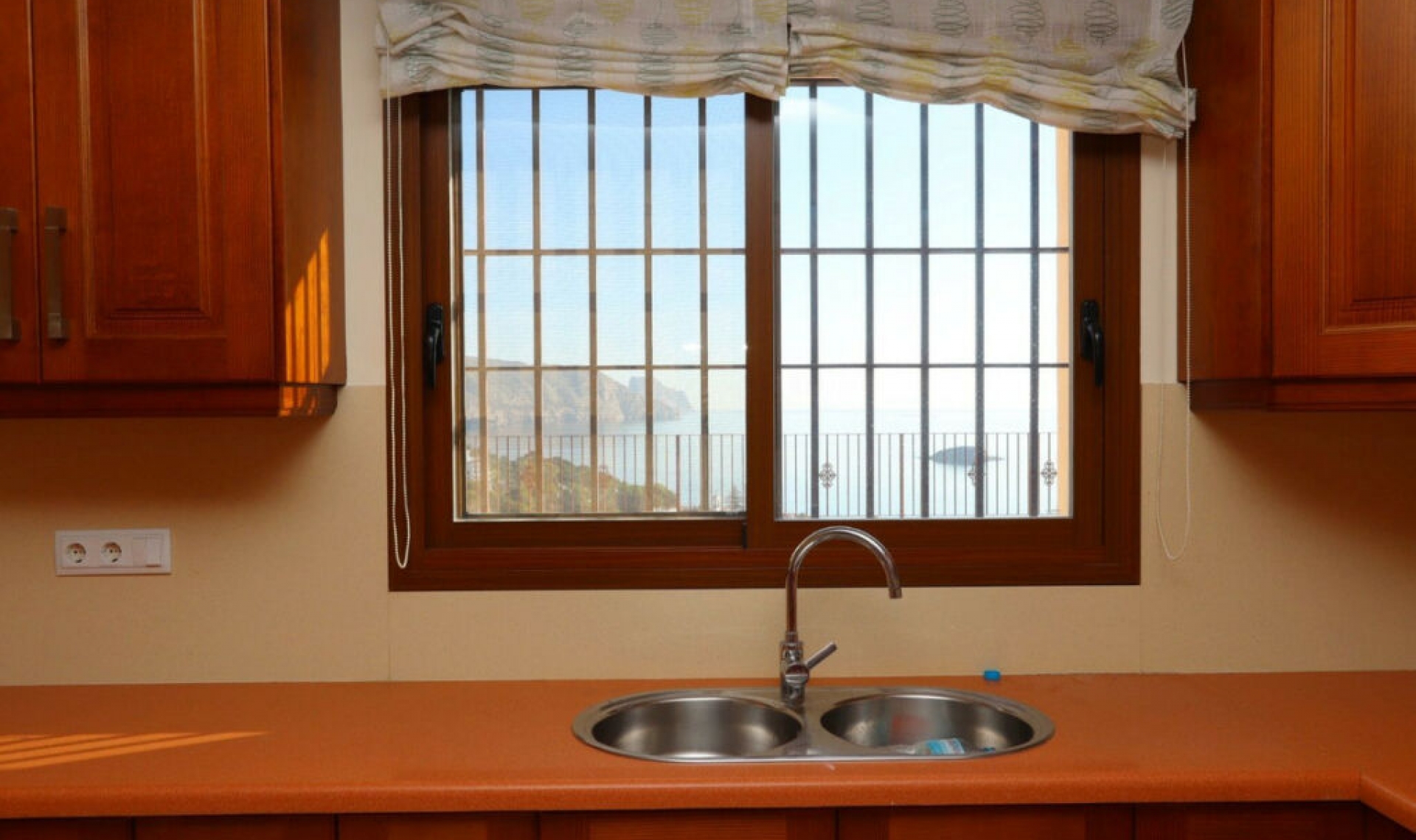 Resale - House -
Altea