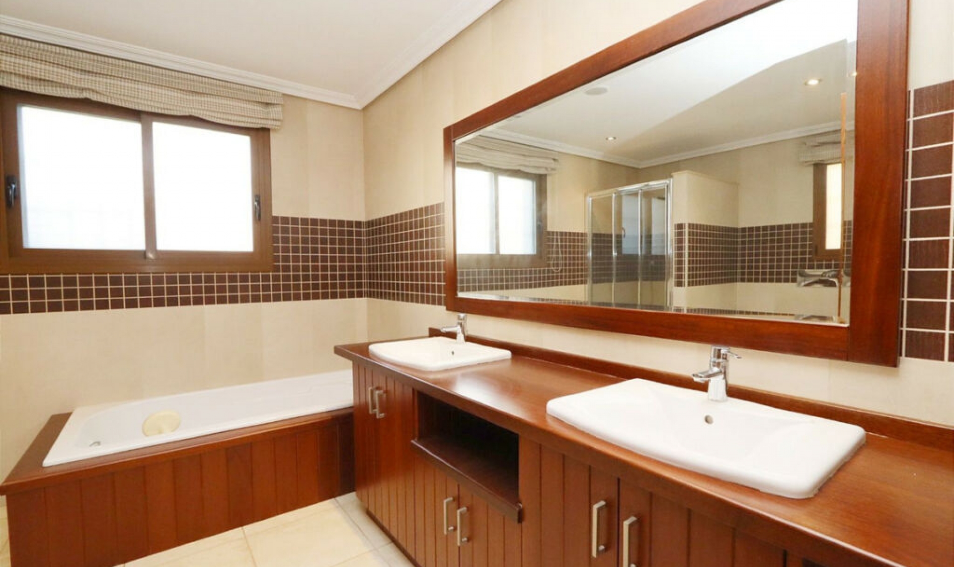 Resale - House -
Altea