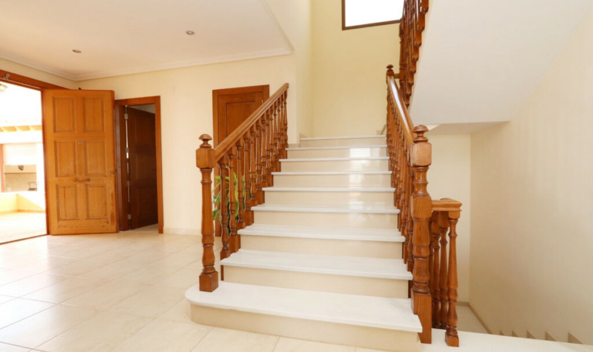 Resale - House -
Altea