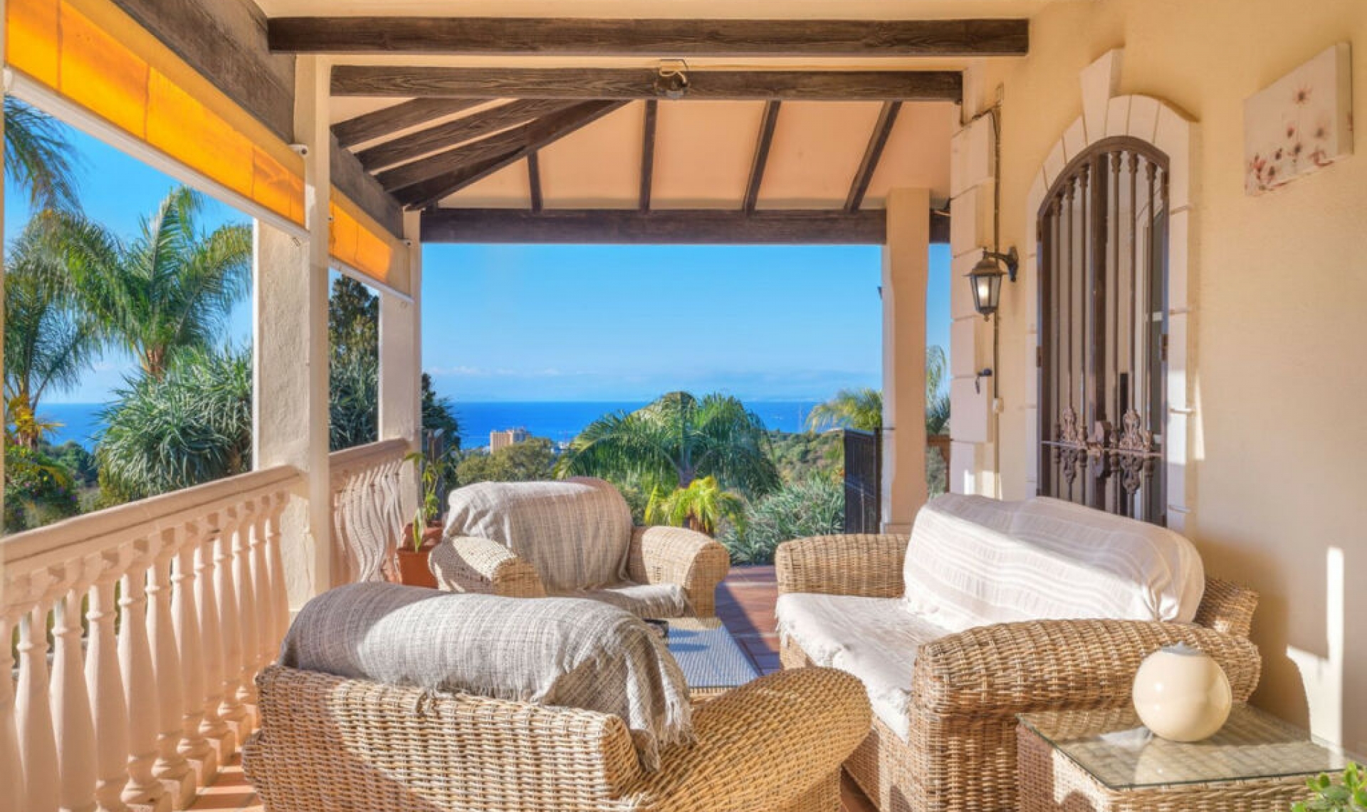 Resale - House -
Altos de los Monteros