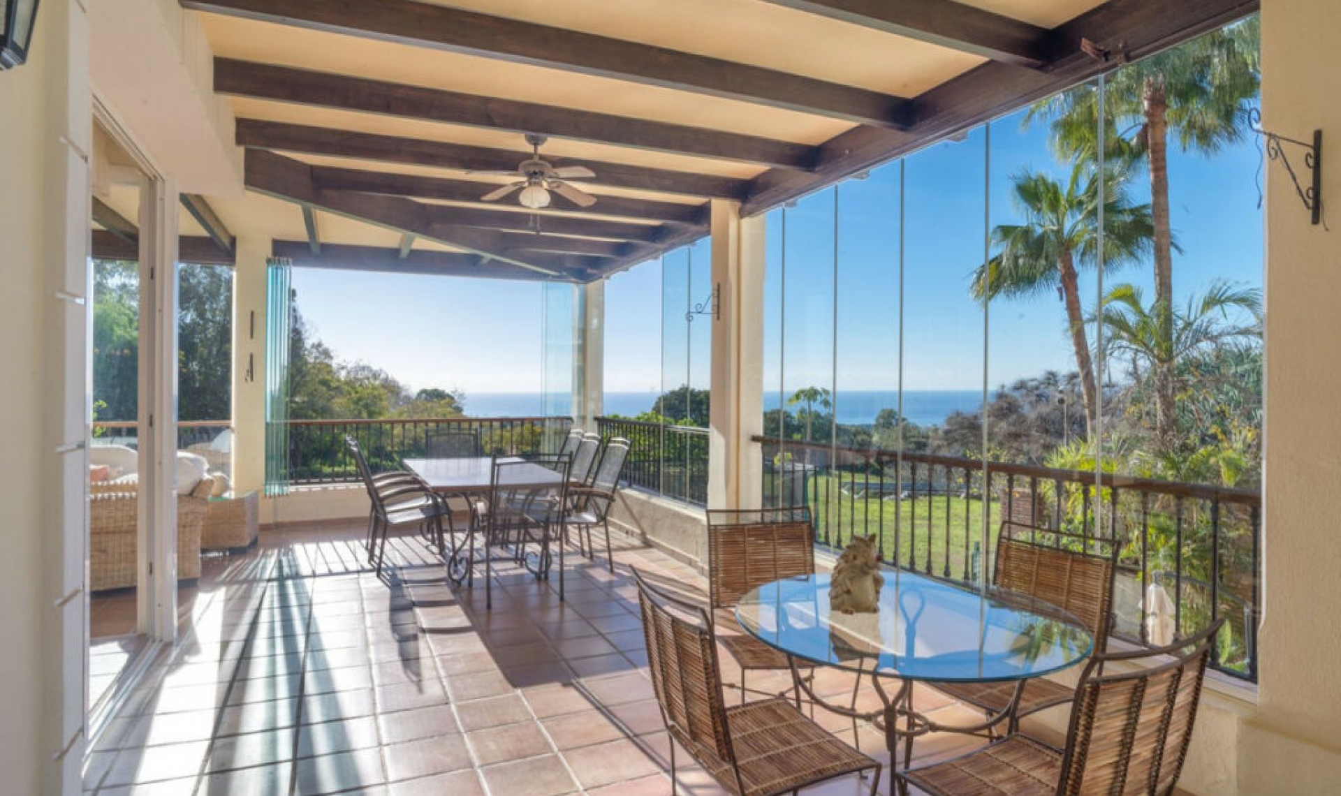 Resale - House -
Altos de los Monteros