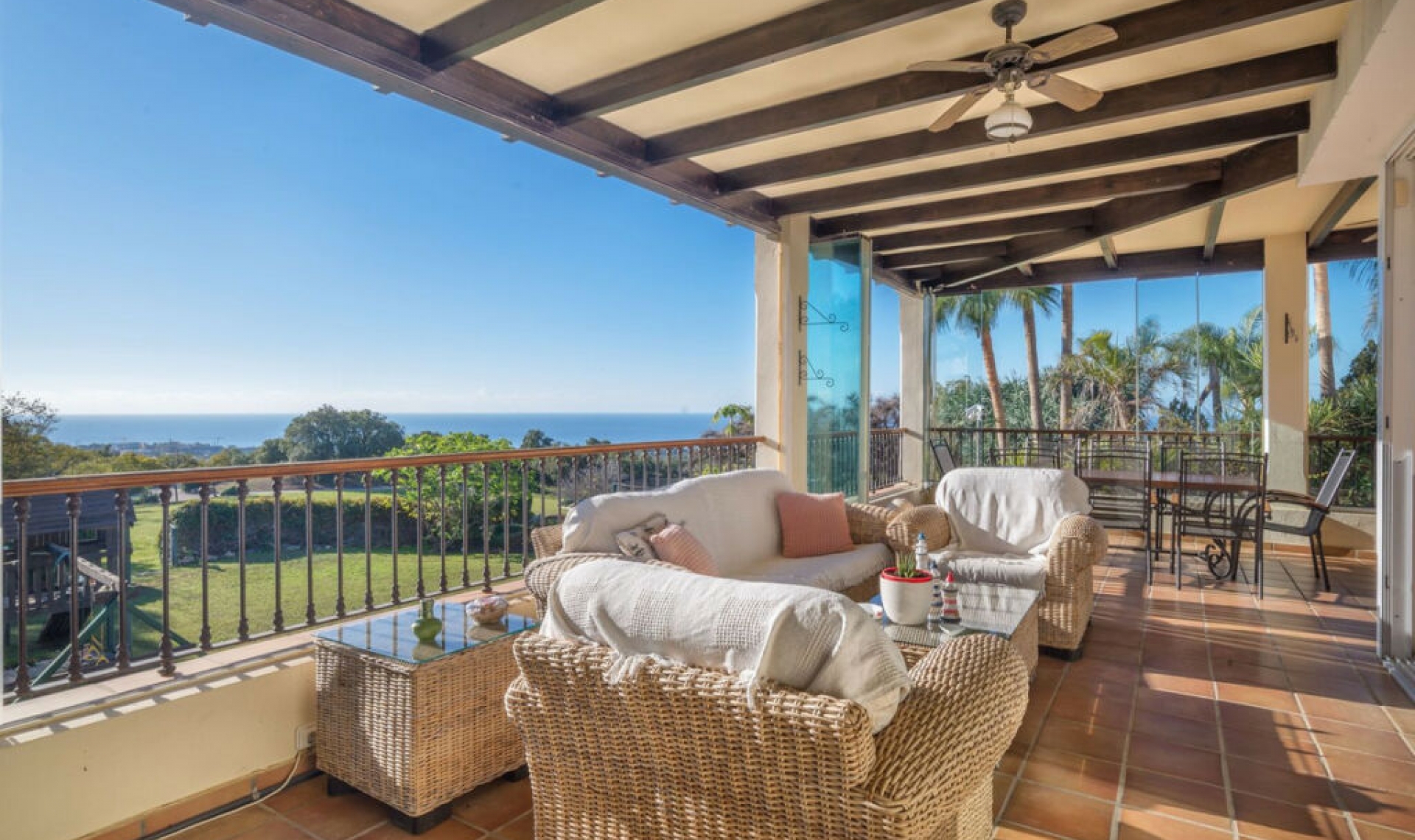 Resale - House -
Altos de los Monteros