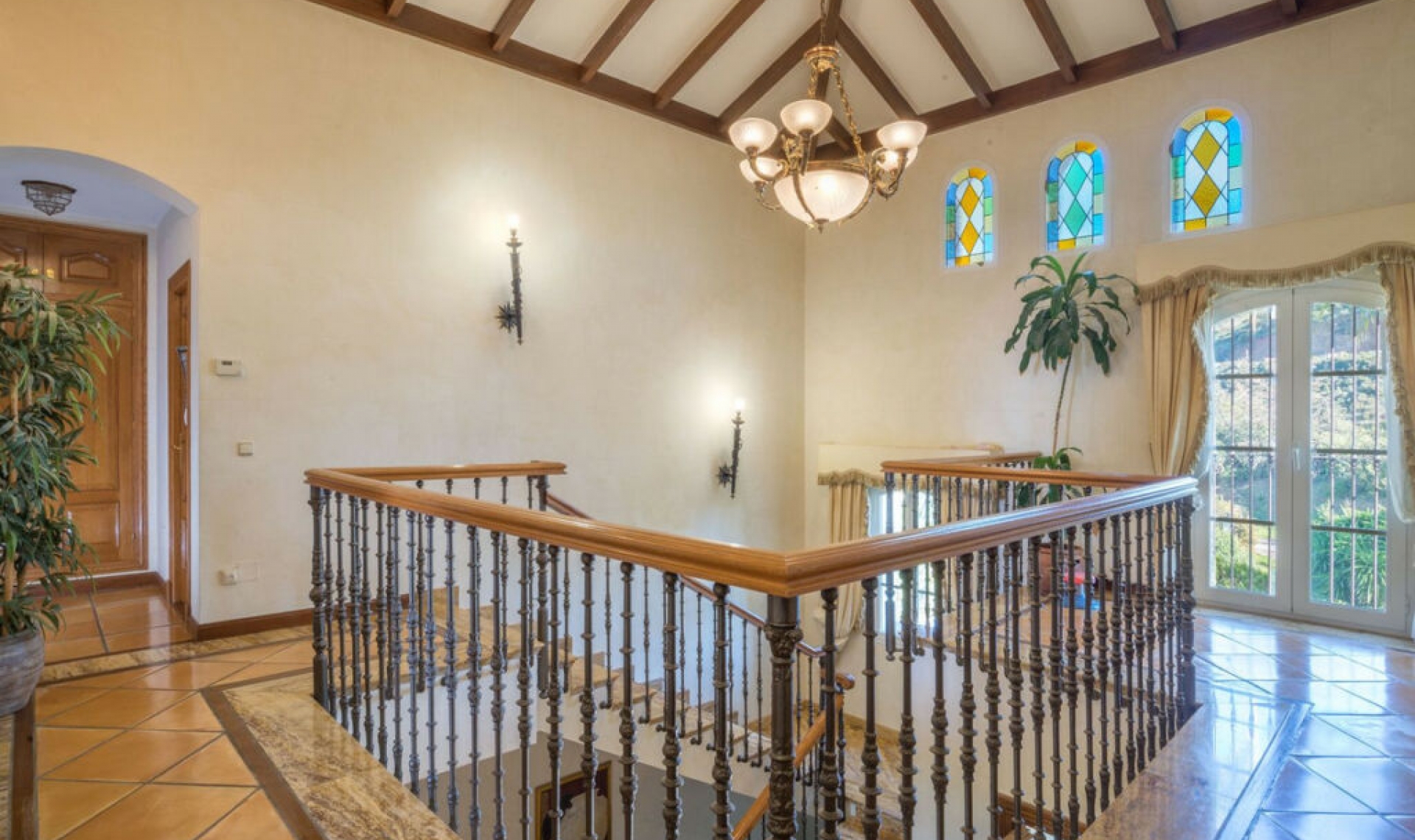 Resale - House -
Altos de los Monteros