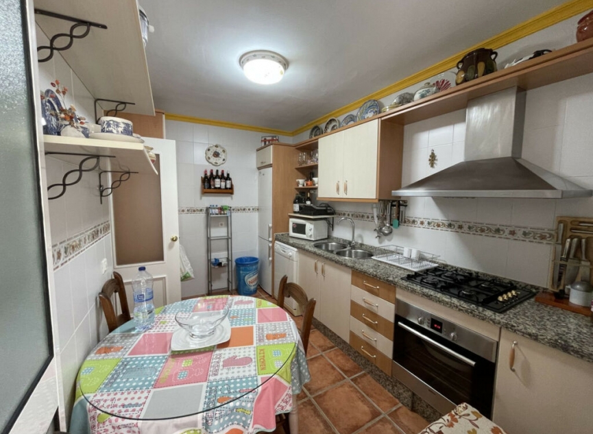 Resale - House -
Altos de los Monteros