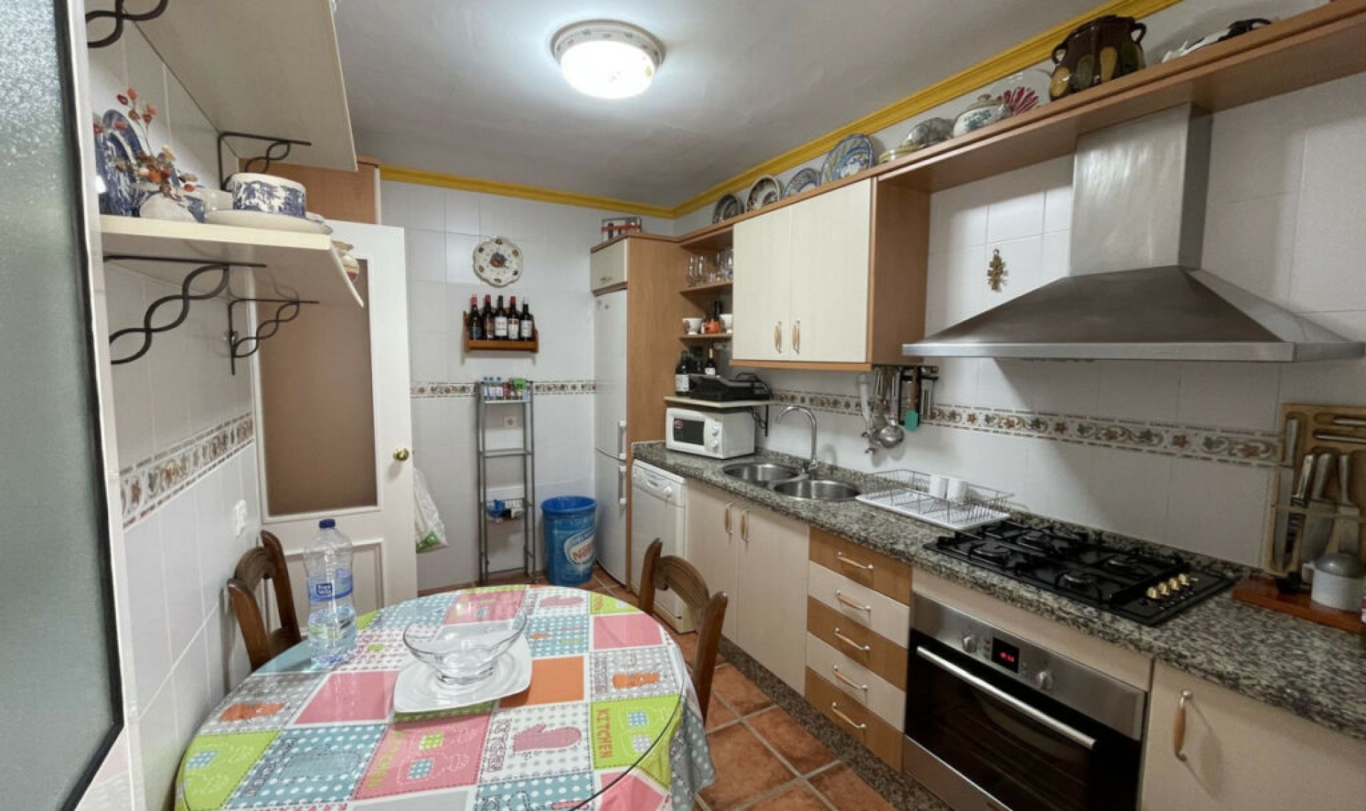 Resale - House -
Altos de los Monteros