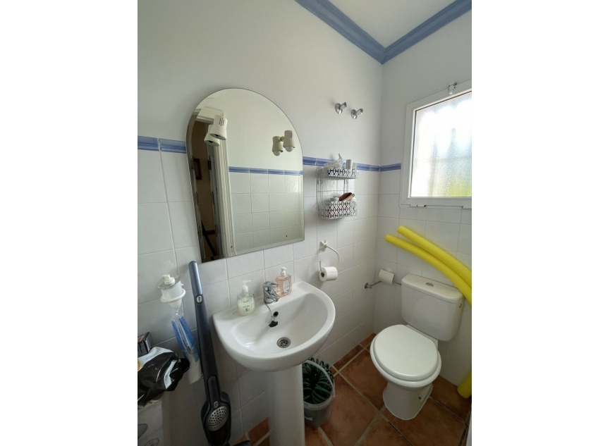 Resale - House -
Altos de los Monteros
