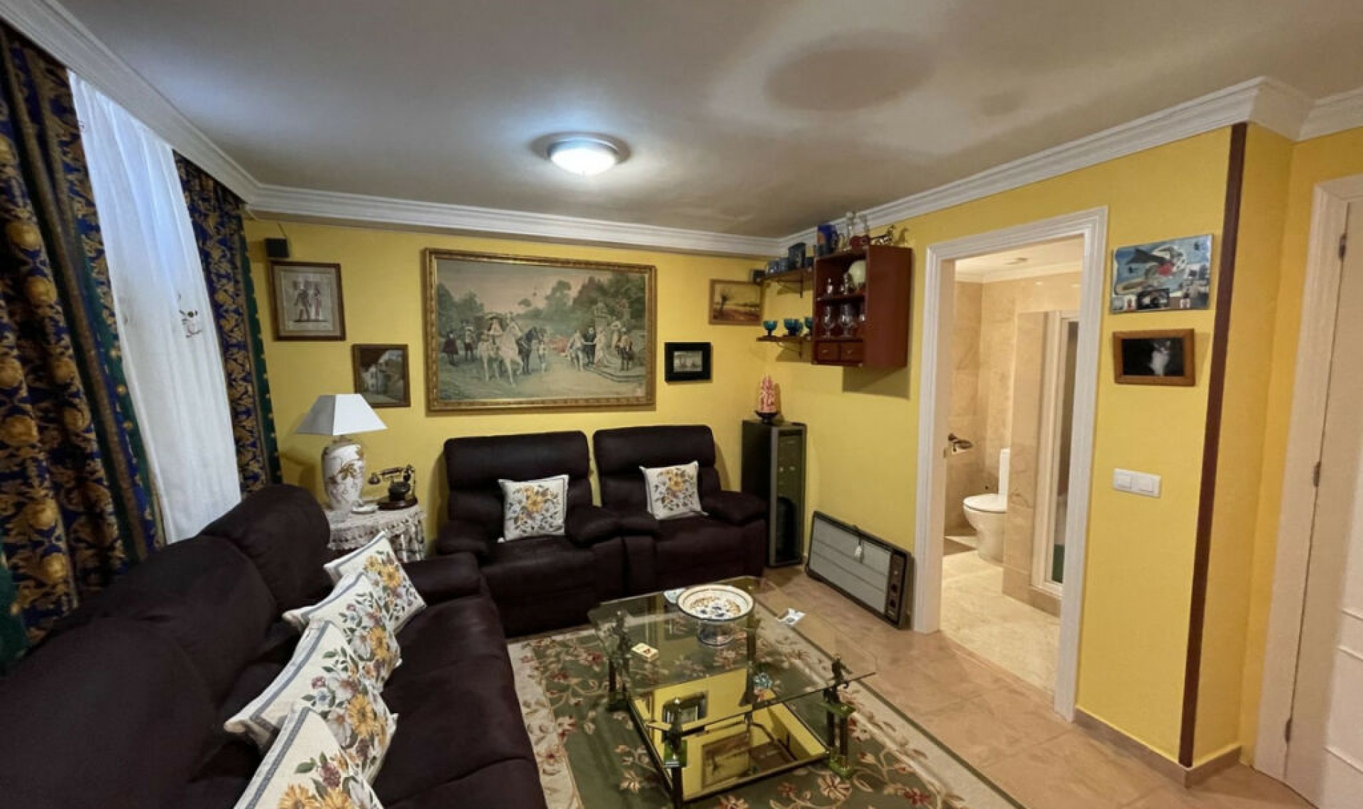Resale - House -
Altos de los Monteros