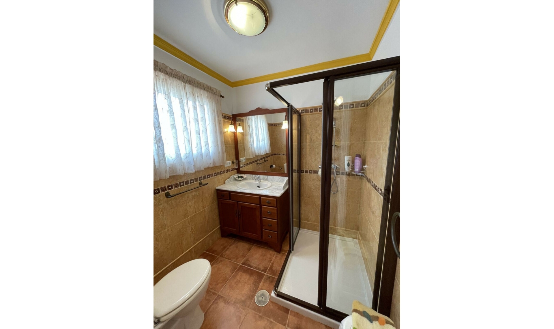 Resale - House -
Altos de los Monteros