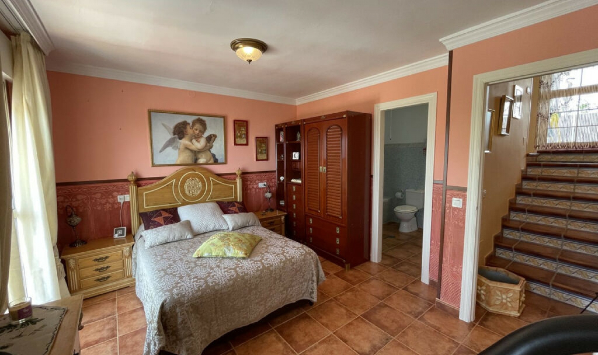 Resale - House -
Altos de los Monteros