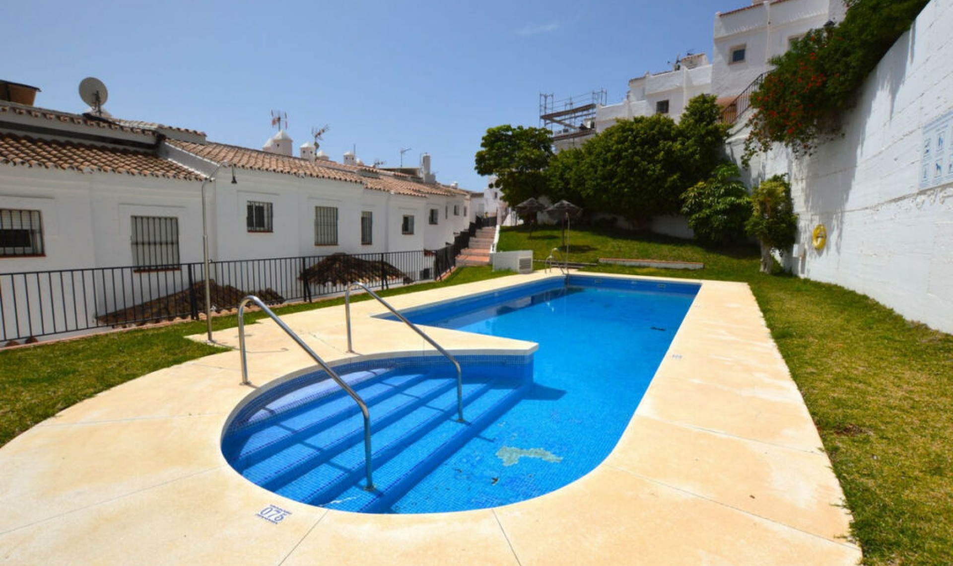 Resale - House -
Altos de los Monteros