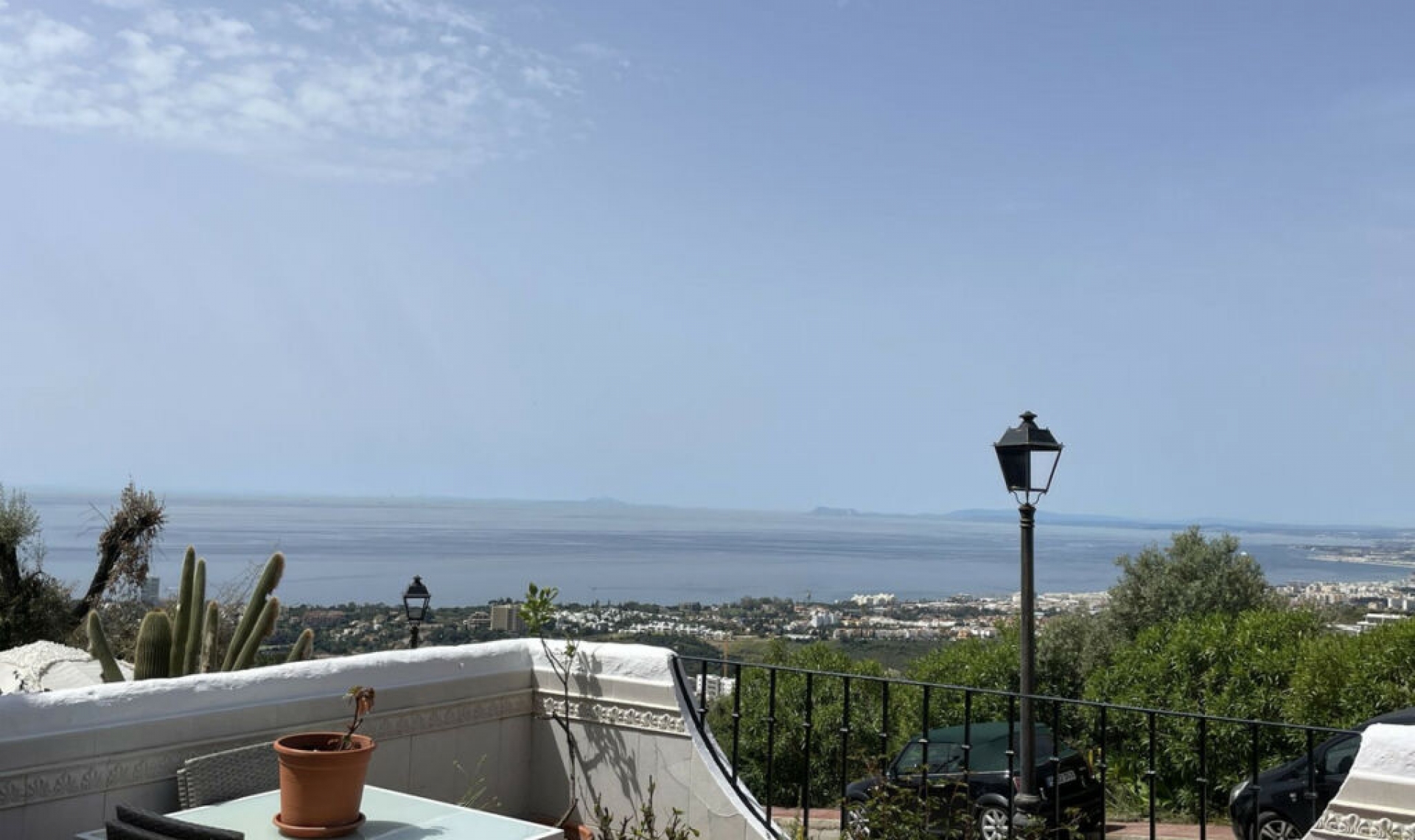 Resale - House -
Altos de los Monteros