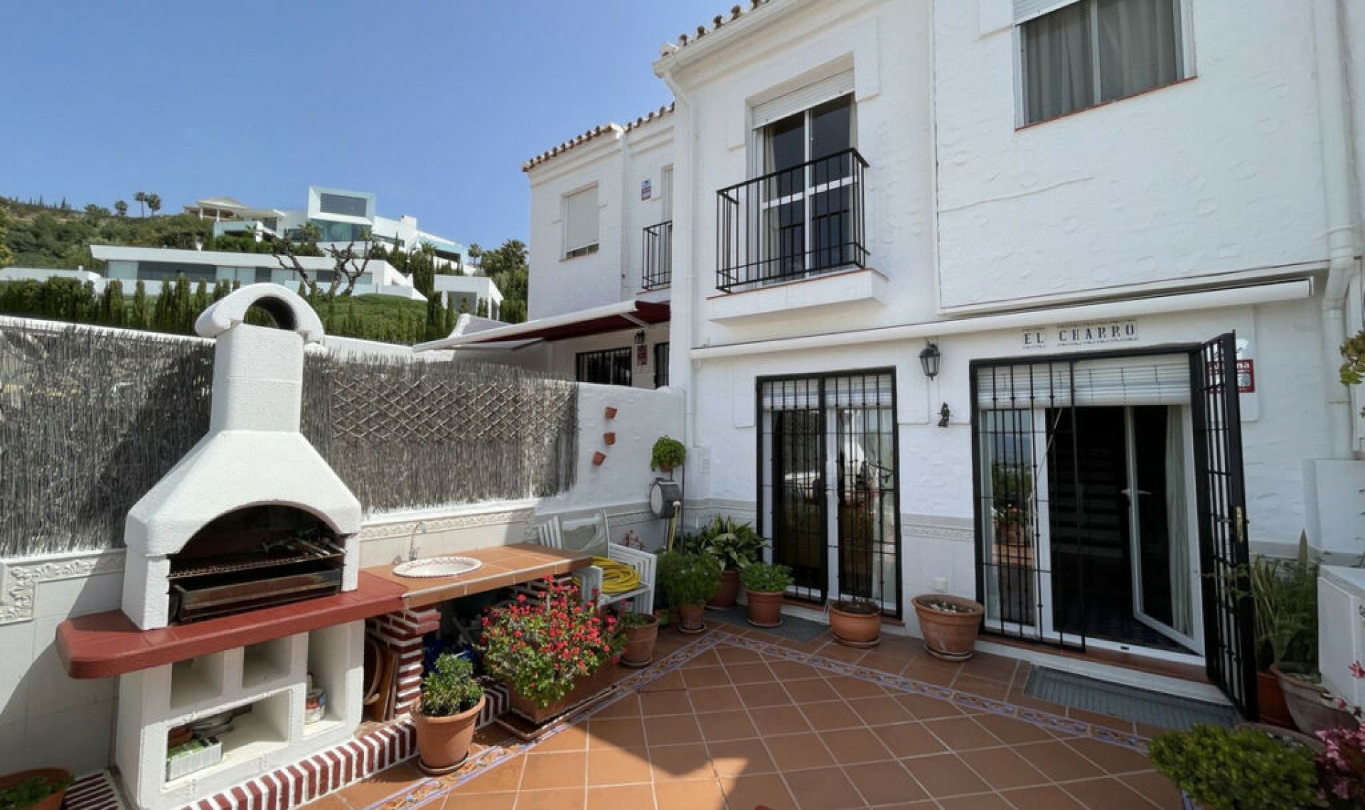 Resale - House -
Altos de los Monteros